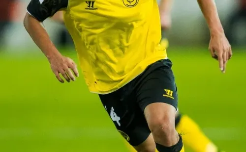 Rabello jugó la primera mitad de la campaña en que Sevilla se coronó campeón de Europa League en 2014 ante Benfica.