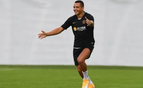 Alexis Sánchez mostró su alegría en el último entrenamiento del Inter y se ilusiona con estar presente en la final de Europa League ante Sevilla. Foto: Getty Images