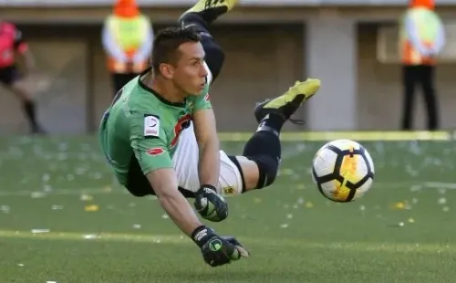 El actual portero de Deportes Antofagasta estudió Ingeniería Comercial, carrera que debió poner en pausa debido al fútbol.