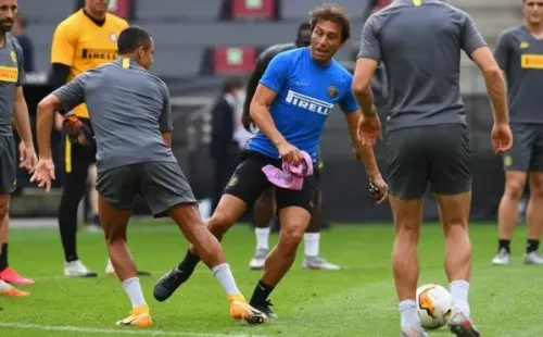 Antonio Conte entrenó con Alexis Sánchez