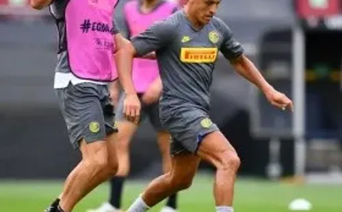 Alexis se recupera de su lesión y entrena para la final en Inter