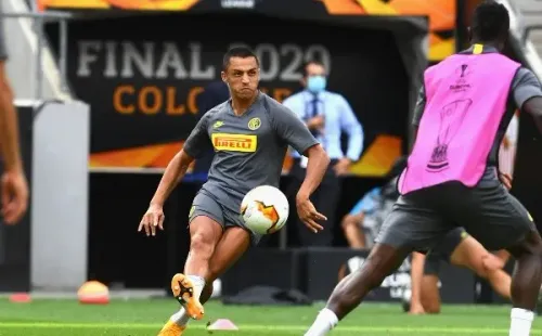 Alexis realizó trabajos con balón y podría sumar minutos en la final de este viernes. (FOTO: Getty)