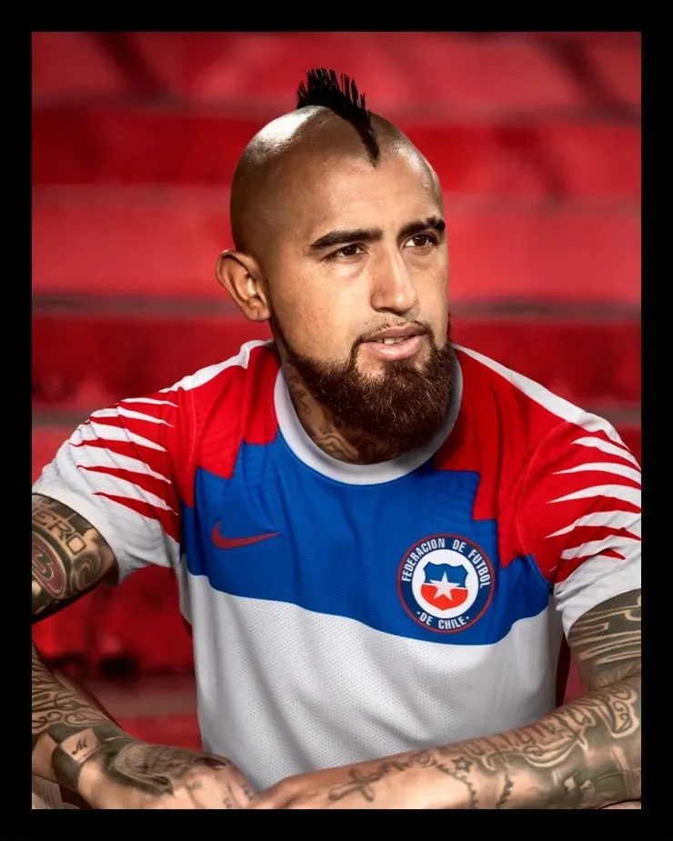 La segunda equipación tiene un diseño revolucionario en la zona superior.