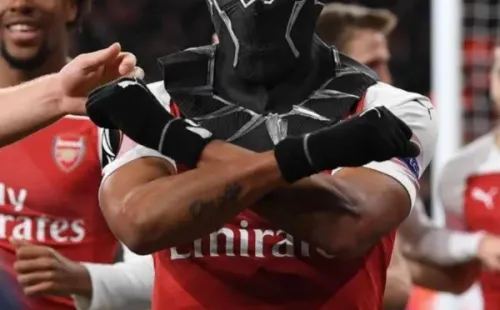 El jugador del Arsenal dio la vuelta al mundo tras festejar como Pantera Negra sus goles ante Rennes en Europa League.
