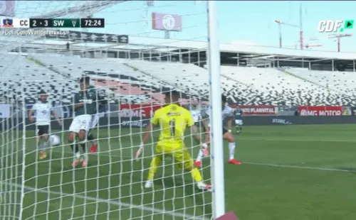 Gutiérrez metió el muslo para poner anotar el 2-3 ante el cacique. Foto: CDF