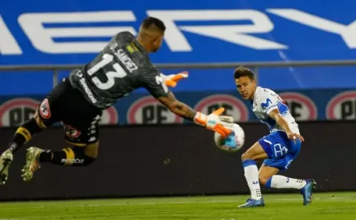 Diego Sánchez fue la gran figura ante la UC, que intentó anotarpor todos lados pero no pudo doblarle la mano. Foto: Agencia Uno