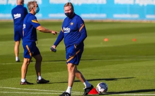 Ronald Koeman dirigió su primera práctica al mando del Barcelona. Arturo Vidal estuvo presente. Foto: Twitter