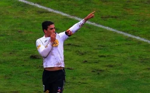 En aquella oportunidad, Paredes se despidió de Colo Colo con un golazo. Foto: Archivo