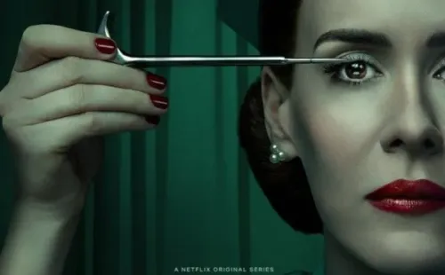 Además, debutó un afiche muy acorde con la espeluznante serie “Ratched”.