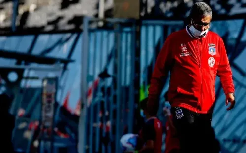 Gualberto Jara descartó renunciar a la banca de Colo Colo. Foto: Agencia Uno