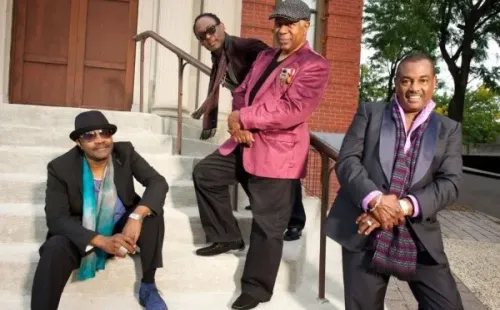 Los integrantes deKool & The Gang, incluyendo a Ronald Bell.
