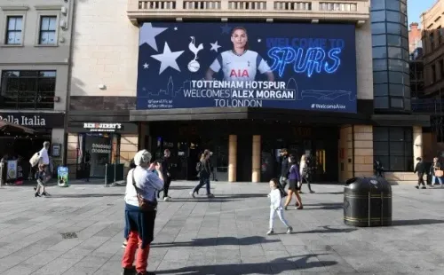 Las calles de Londres anuncia la llegada de Alex Morgan al Tottenham. Foto: Getty Images