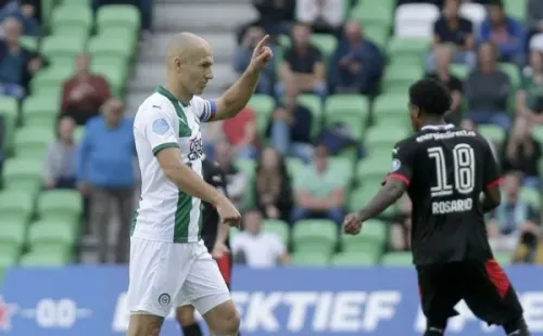 Robben volvió a jugar en el Groningen de la Eredivisie tras haber anunciado su retiro en julio de 2019.