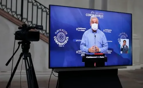 Jaime Mañalich dando un balance diario en mayo.