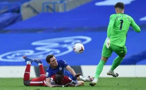 Christensen derribó a Mané y se ganó la roja, dejando al Chelsea con 10 a falta de todo el segundo tiempo. Foto: Getty Images