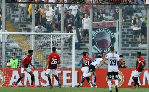 Colo Colo intentará repetir el triunfo ante Athletico Paranaense en marzo de este año, pero ahora en suelo brasileño. Foto: Agencia Uno