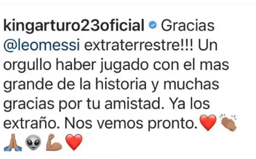 Arturo Vidal a Leo Messi