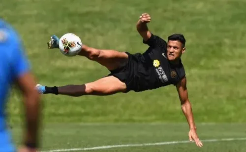 Alexis fue comprado por el Inter tras probarse a punta de talento en el equipo.