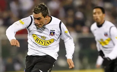 Los visos, un sello característico de Esteban Paredes en su carrera como futbolista en Chile.