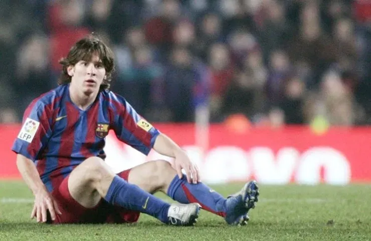 El argentino fue reemplazado luego de haber pisado mal con su pierna izquierda y solo pudo jugar 23 minutos. | Foto: Archivo.