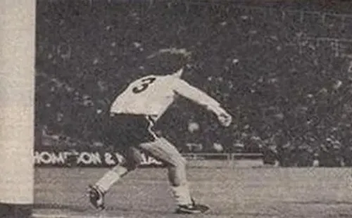 Sandrino Castec sufrió una grave lesión antes del Mundial de España en 1982. | Foto: Archivo.