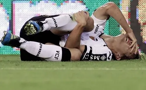 Sergio Canalestuvo una lesión en octubre de 2011, y donde en abril de 2012 nuevamente tiene una recaída, donde no pudo recuperar su nivel.