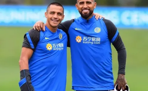 Alexis y Arturo se reencontraron en el Inter esta semana y podrían tener este sábado su primer duelo juntos en Europa. (Foto: Getty)