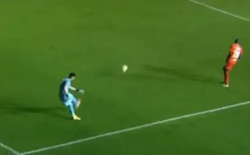 Matías Dituro, quien pocas veces se equivoca en el arco, tuvo un desafortunado despeje ante América de Cali en Libertadores.