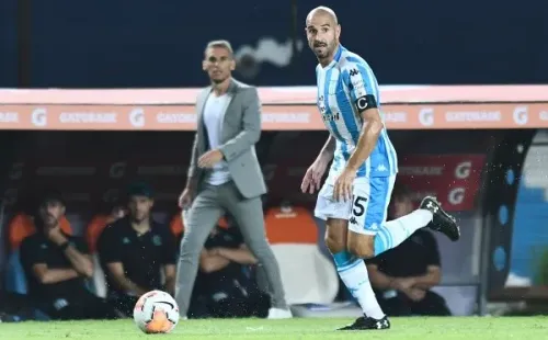 El ex entrenador de la U fue criticado por el Cabezón Ruggeri por su manera de vestir.