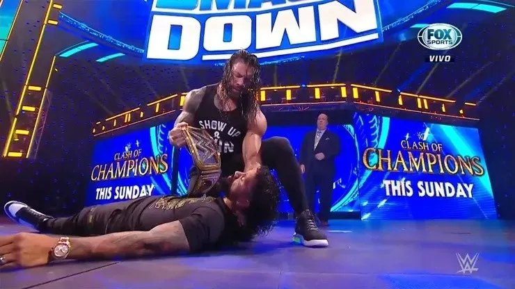 Roman Reigns paró este viernes en seco a su primo Jey Uso de cara a su enfrentamiento en Clash of Champions por el Campeonato Universal de la WWE. | Foto: Fox Sports.