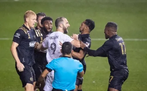 Pipita no aguantó las burlas tras fallar un penal en su debut con el Inter Miami y casi termina a los golpes con los rivales.