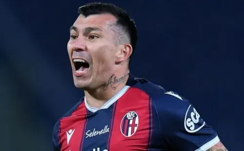 Gary Medel se estrenó en la temporada 2020/21 de la Serie A con tremenda goleada junto al Bologna. Foto: Getty Images