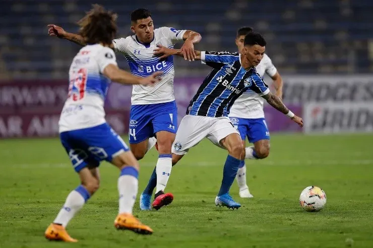 Universidad Católica visita a Gremio de Porto Alegre por una nueva fecha de la fase de grupos de la Copa Libertadores 2020. | Foto: Getty Images.