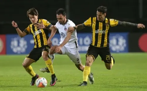 Peñarol vs. Colo Colo