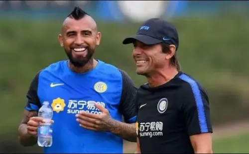 Arturo Vidal y Antonio Conte en Inter de Milán