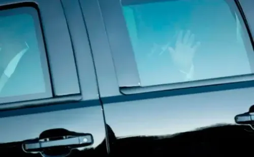 Donald Trump camino al hospital | Foto: AFP