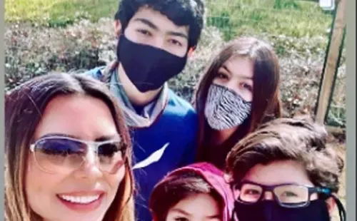 Marlene de la Fuente y sus hijos