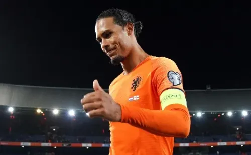 Virgil van Dijk, figura del Liverpool, se encontrará con los aztecas en Amsterdam. (Foto: Getty)