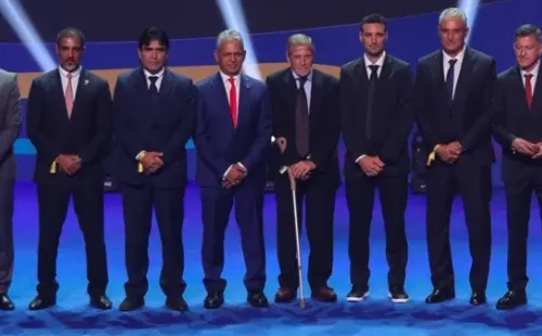 Reinaldo Rueda junto al Maestro Tabárez
