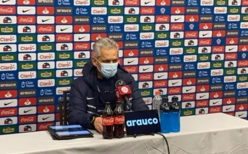 Reinaldo Rueda habría citado a sólo dos jugadores de la UC por decisión técnica, no por un supuesto pacto con el club.