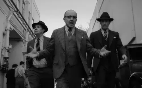 “Mank” no sólo revisará la creación de “Ciudadano Kane”, sino que también hará un examen de un Hollywood en camino a enfrentar ciertos cambios.