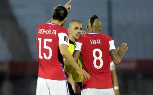 Eber Aquino condicionó totalmente el duelo de La Roja en favor de Uruguay.