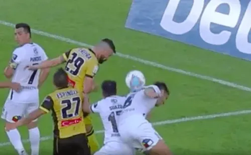 Así fue la polémica mano de Insaurralde para el penal de Coquimbo Unido. Foto: CDF