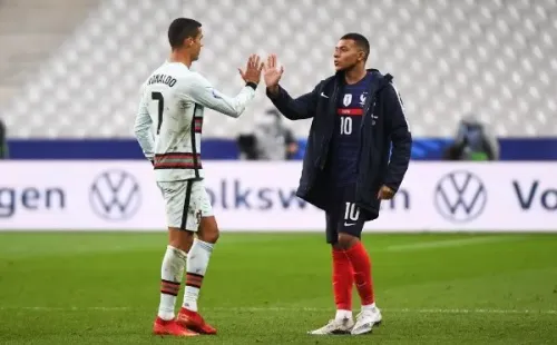 Cristiano estuvo presente en el duelo con Francia y hasta se abrazo con Mbappé tras el partido. Foto: Getty Images