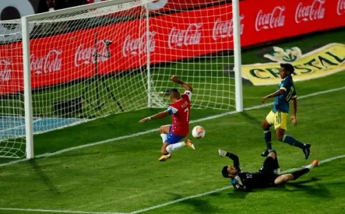 Alexis fue una de las figuras de La Roja en la doble fecha eliminatoria ante Uruguay y Colombia.