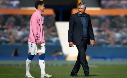 Los dos hombres del momento en Inglaterra. James Rodríguez y Carlo Ancelotti tienen a Everton puntero de la Premier League. (Foto: Getty)