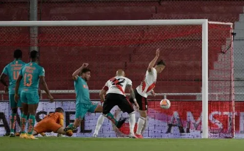 El primer gol de River Plate tuvo polémica por una supuesta posición de adelanto, pero todo estaba en regla. Foto: Getty Images