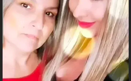 Luli junto a su madre, María Angélica Moreno.