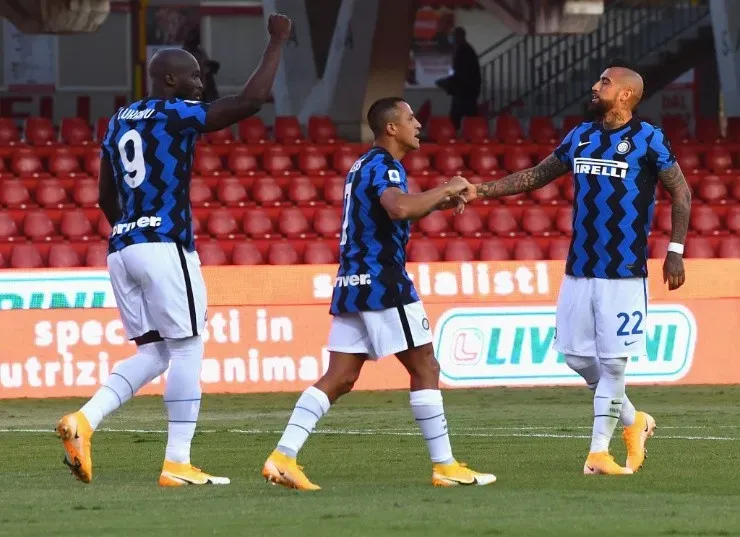 Inter con Vidal y Sánchez