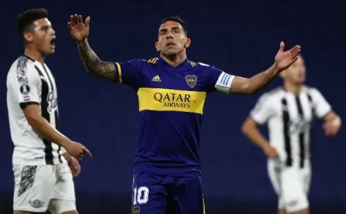 Carlos Tevez aparece como titular para este compromiso. (Foto: Getty)